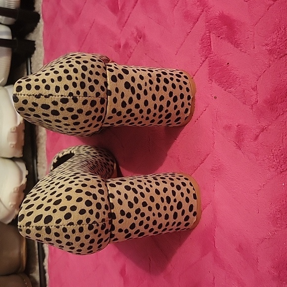 VICI leopard print heels NWOT - Picture 2 of 2